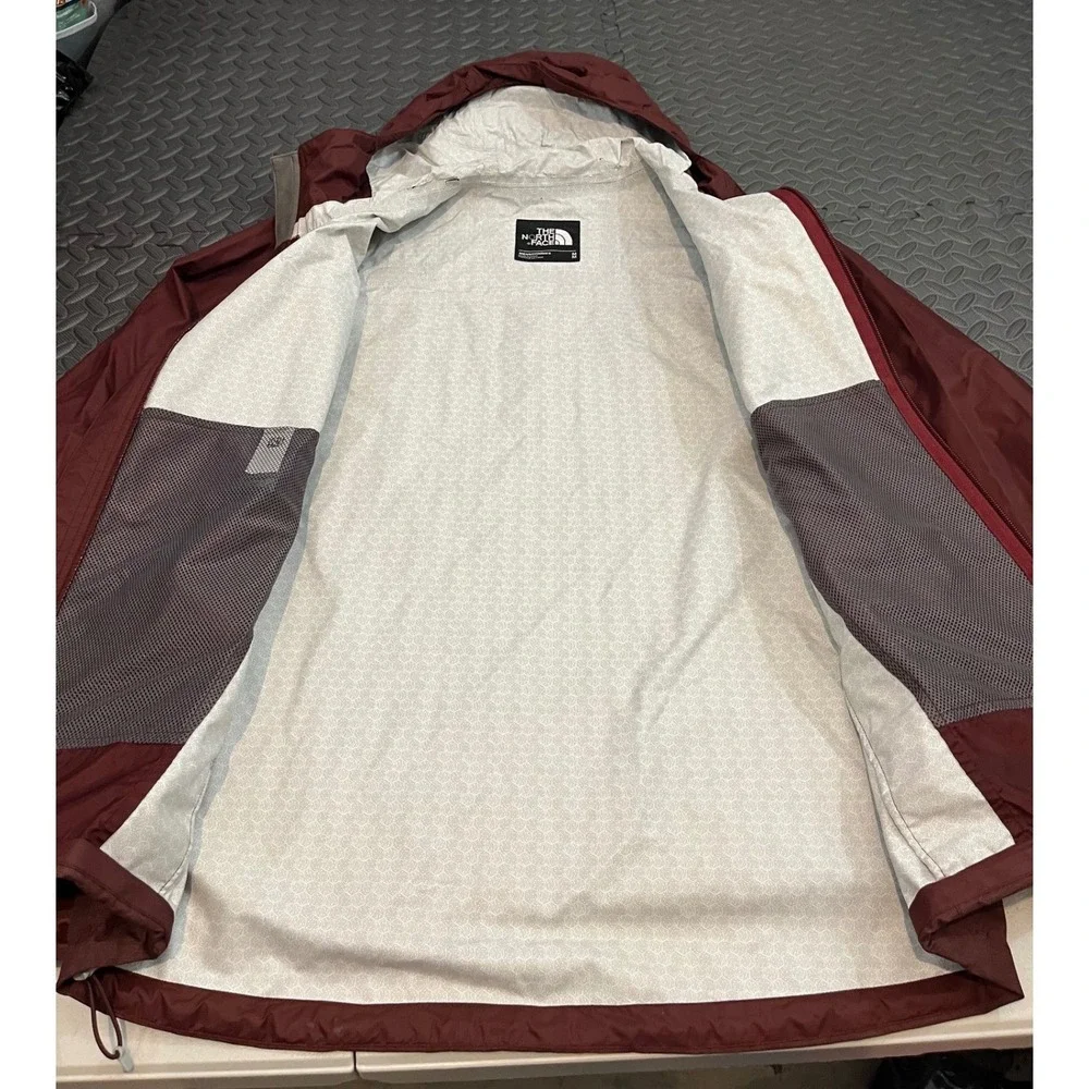 The North Face Rain Jacket Mens Medium Maroon DryVent Hooded Full Zip Shell